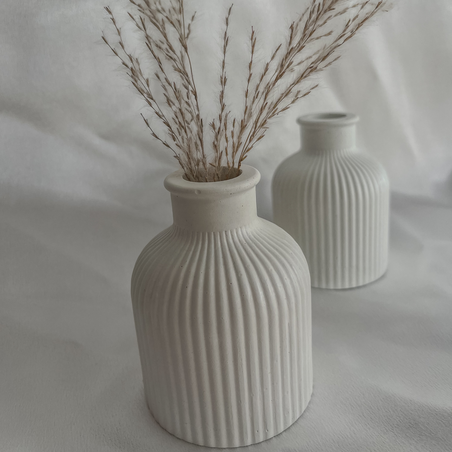 Petit vase cannelé minimaliste