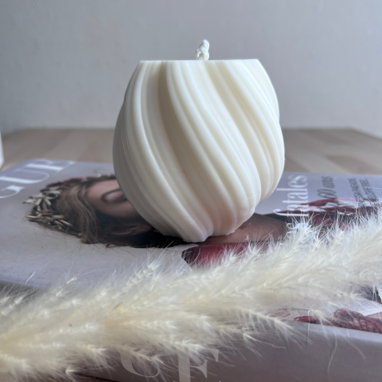 Perle Ondulée — Bougie décorative artisanale