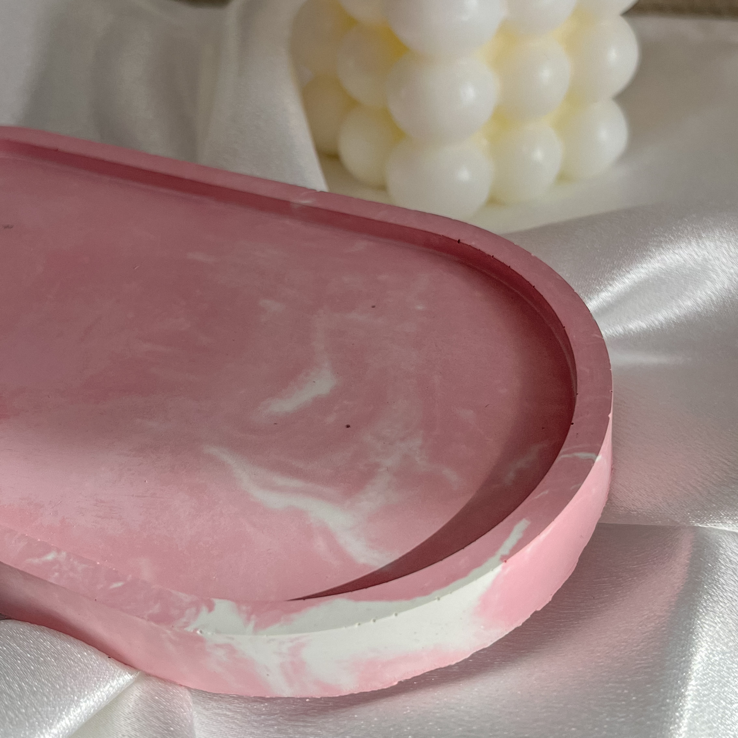 Plateau ovale Rose marbré.