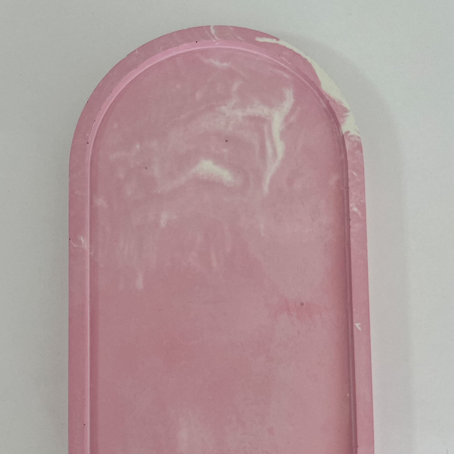 Plateau ovale Rose marbré.