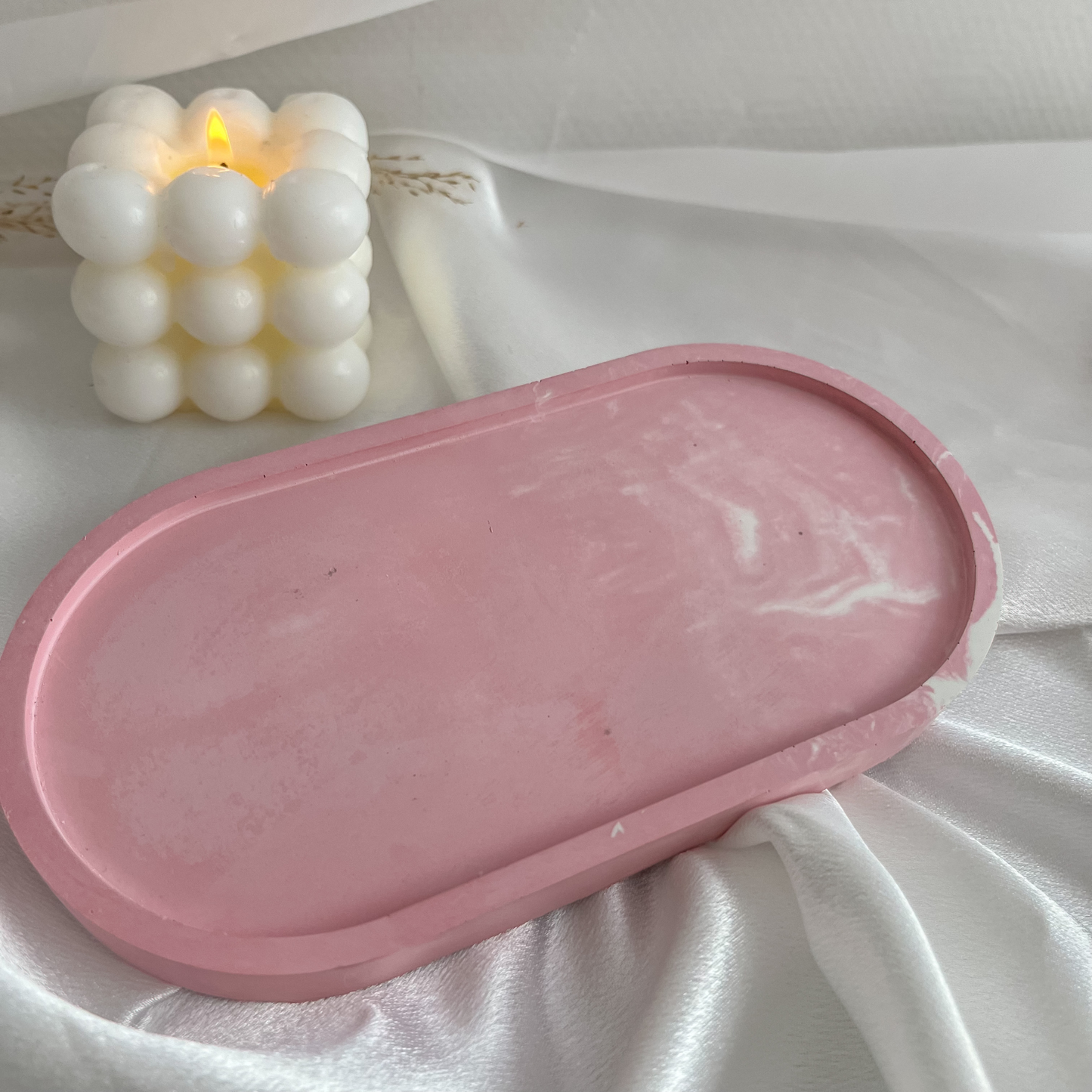 Plateau ovale Rose marbré.