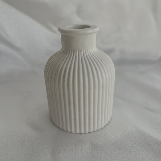 Petit vase cannelé minimaliste